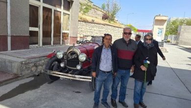 سفر زوج استرالیایی با ماشین ۱۰۰ ساله به ایران