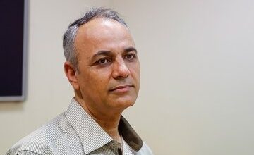 طعنه سنگین زیدآبادی به عضو جبهه پایداری: این نوندونی پاک خشکیده! فکر نوندونی سیاسی تازهای باشید