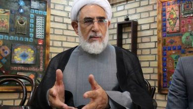 انتقادات تند و تیز منتجب نیا از پزشکیان: مردم رأی دادند که وزرا تغییر پیدا کنند
