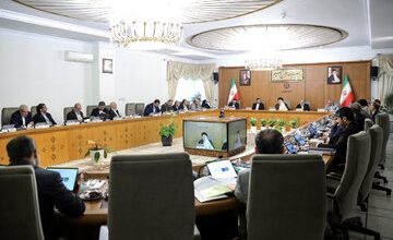 روزنامه جمهوری اسلامی: پروندههای فساد در دولت سیزدهم را بدونمسامحه ورق بزنید