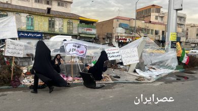 تجمع چند نفره در مقابل مجلس برای درخواست اجرای طرح حجاب