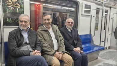 بازگشت رئیسجمهور از راهپیمایی ۲۲ بهمن با مترو