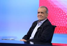 انتقاد تند روزنامه اصولگرا از مدعیان انقلابیگری: دنبال مسخره کردن پزشکیان و بردن آبروی این و آن هستید؛ توصیه‌های رهبری به انقلابی‌ها برایتان کشک است