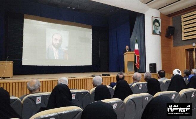 در راستای دومین کنگره ۸هزار شهید دفاع مقدس استان گیلان برگزار شد ؛ مراسم  یادواره ۳ شهید فرهنگی و ۸۸ معلم آسمانی  بندر کیاشهر 