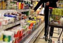 دلار ۲۳ هزار تومان ارزان شد؛ چرا کالاها گران ماندند؟/ حق‌شناس: انتظار بروز تورم منفی در ایران غیرمنطقی است