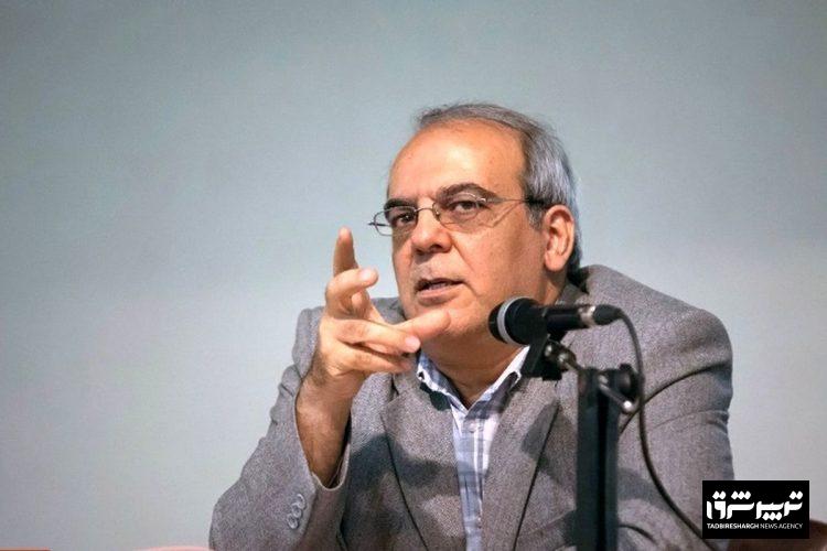 واکنش عباس عبدی به ارسال پیامکهای حجاب : آقایان روسای قوا خیلی صریح و روشن در این باره موضعگیری و مبانی حقوقی آن را بیان کنید