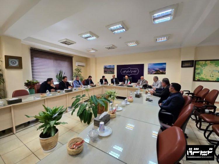 فرماندار لاهیجان در جلسه هماهنگی برگزاری جشنواره چای لاهیجان: چای میراث ماندگار و هویت بخش لاهیجان است | ایجاد خیابان چای باید در دستور کار قرار گیرد