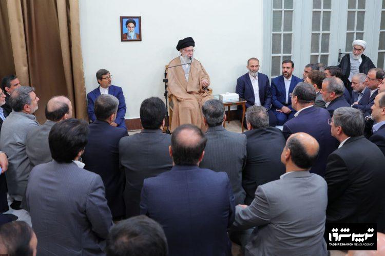 دیدار وزیر کشور و استانداران سراسر کشور با حضرت آیت‌الله سید علی خامنه‌ای رهبر معظم انقلاب، با حضور استاندار گیلان برگزار شد.