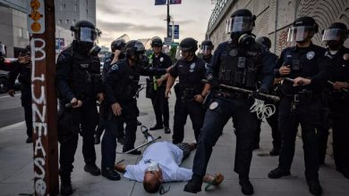 گاردین: ترامپ چیزی را در آمریکا به راه انداخته که احتمالا حتی از کنترلش عاجز است