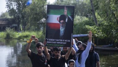 تصاویری از عزاداری سنتی کشمیری‌ها روی قایق