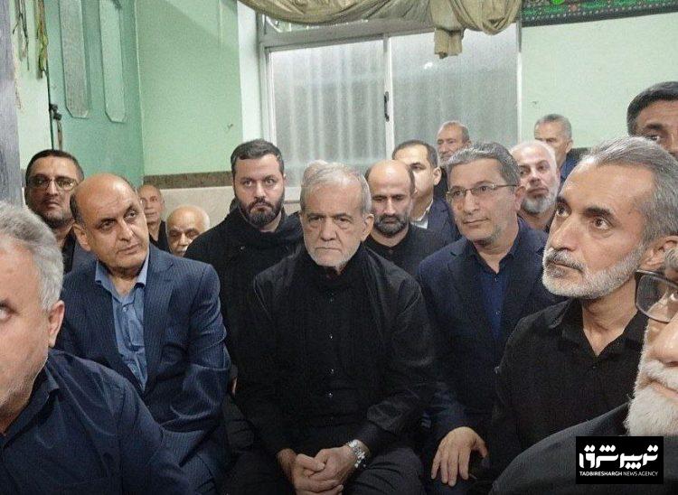 حضور رئیس جمهور مسعود پزشکیان و هادی حق‌شناس استاندار گیلان در مراسم ختم پدر جبار کوچکی‌نژاد نماینده مردم شهرستان رشت و خمام در مجلس شورای اسلامی 
