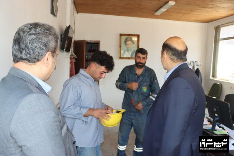 به دلیل نارضایتی شهروندان؛ فرماندار لاهیجان در اداره برق شهرستان لاهیجان حضور یافت