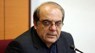 عباس عبدی: از اصولگرایان نمی‌خواهم که خلاف حقیقت را بگویند ولی ریاکاری نکنند