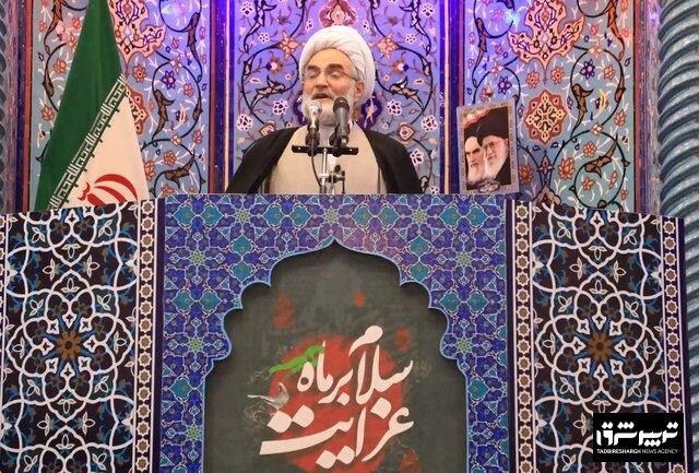 امام جمعه رشت: نخبگان و سرآمدان فکری و فرهنگی به میدان توسعه و پیشرفت وارد شوند