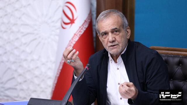 پزشکیان: مشکل مصرف آب با نسخه‌نویسی حل نمی‌شود/ تعهد دولت، تولید ۷ هزار مگاوات برق از پنل‌های خورشیدی است