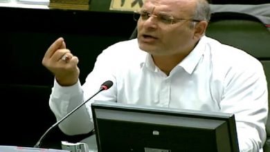 لک علی‌آبادی: برخی از سیاسیون از «مکانیسم ماشه» هم ماشه‌تر شده‌اند