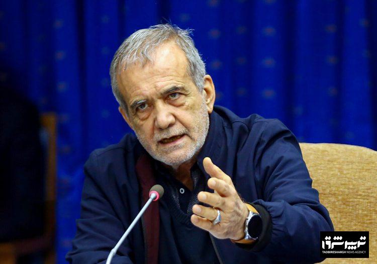 انتقاد روزنامه هم میهن از پزشکیان: با افتتاح نیروگاه خورشیدی وقت خودتان را تلف می کنید