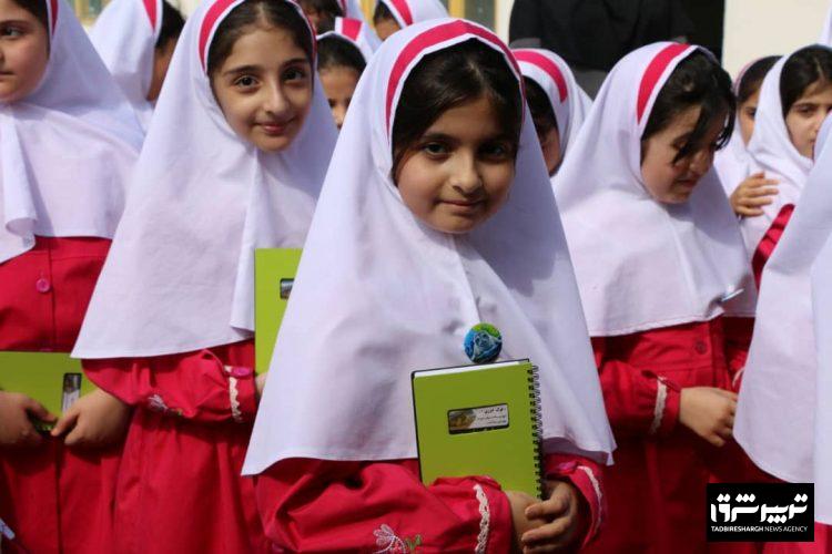 تقدیر از دختر هشت‌ساله زیبا‌کناری به‌خاطر اقدام خودجوش در پاکسازی ساحل