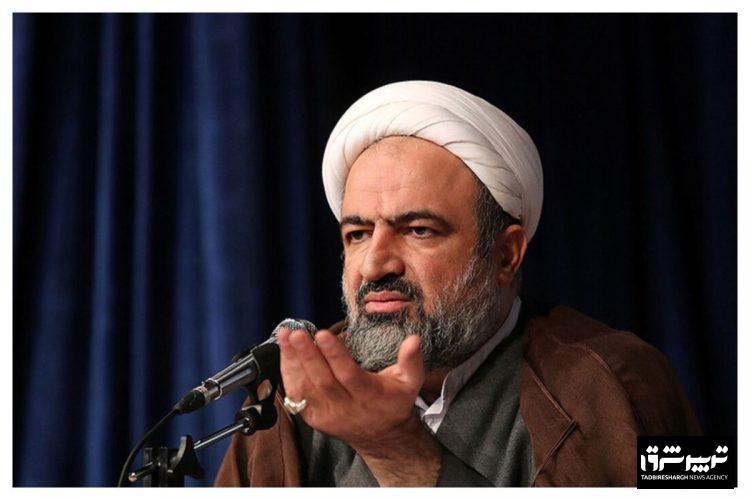 روزنامه اصولگرا: حمید رسایی بی ادب است و غیرمستند حرف می زند؛نقد هم بلد نیست