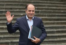 نوری‌قزلجه: واکسن داخلی تب برفکی به‌زودی توزیع می‌شود