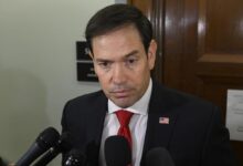 وزیر خارجه آمریکا: ترامپ می‌خواهد تا زمانی که مادورو تسلیم شود، همچنان قایق‌ها را منفجر کند