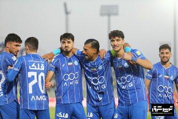 بازی استقلال به تعویق افتاد