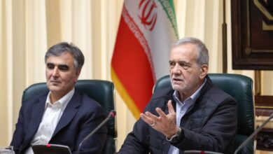 فرزین دوباره برگشت؛ دلار ۱۲۰ هزار و تکرار همان جملهای که سالهاست آبروی بانک مرکزی را برده!