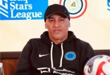 حمله با سنگ به علیرضا منصوریان!