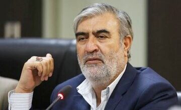 ابراهیم عزیزی با بیان اینکه دوران تهدید، زور و باجگیری گذشته است، یادآور شد: ایران اسلامی امروز آماده‌تر از هر زمان دیگری برای حفظ تمامیت ارضی کشور است.