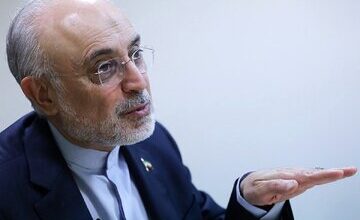 وزیر اسبق خارجه کشورمان گفت: ما در داخل باید یک‌صدا باشیم. در خارج از کشور به اندازه کافی دشمن داریم و دیگر نباید خدای‌نکرده در داخل بوی تفرقه به مشام برسد؛ بلکه باید یک‌صدا باشیم.