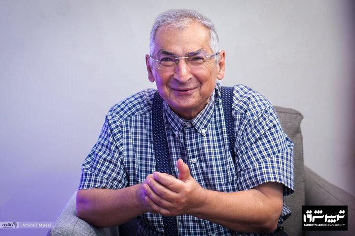 زیباکلام: آقای پهلوی کوچک‌ترین اعتقادی به دموکراسی ندارد/ الان چه کسی مسئول زندگی این ۳هزار نفری‌ست که جان خود را از دست داده‌اند؟