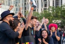 از هر ۴ گوشی هوشمند فعال در جهان در سال ۲۰۲۵، یک دستگاه آیفون بوده است